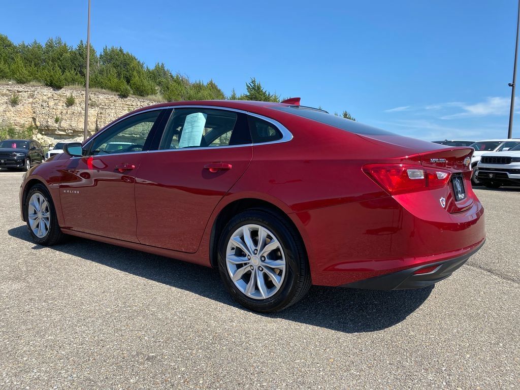 Used 2025 Chevrolet Malibu LT FWD image 4