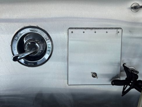 Used 2023 Mercedes-Benz Sprinter 3500 w/ Acoustic Package image 45