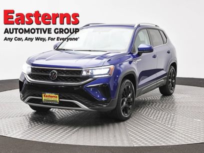 Used 2022 Volkswagen Taos SE w/ Panoramic Sunroof Package