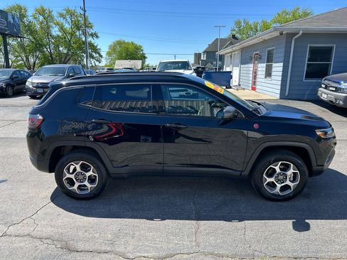 Used 2022 Jeep Compass Trailhawk w/ Trailhawk Elite Group AWD/4WD image 3