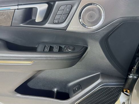 Certified 2025 Buick Enclave Avenir image 16