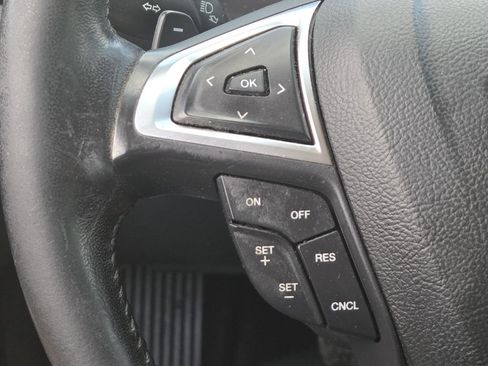 Used 2018 Ford Fusion SE w/ Equipment Group 201A FWD image 8