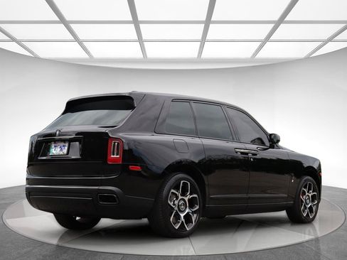Used 2022 Rolls-Royce Cullinan Black Badge w/ Dark Exterior Package AWD/4WD image 6