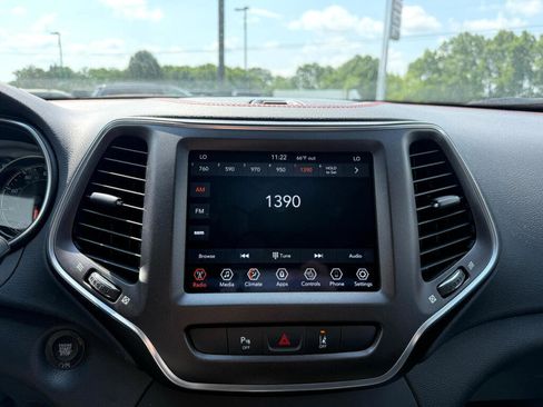 Used 2021 Jeep Cherokee Trailhawk image 25