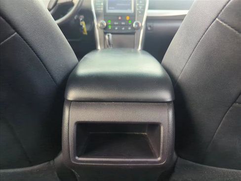 Used 2017 Toyota Camry SE image 16