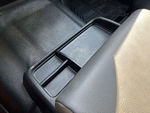 Used 2018 RAM 3500 Tradesman w/ Chrome Appearance Group RWD image 27
