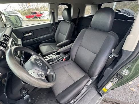 Used 2014 Toyota FJ Cruiser Base w/ Convenience Package image 10