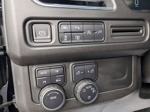 Used 2022 Chevrolet Suburban RST w/ Luxury Package image 12