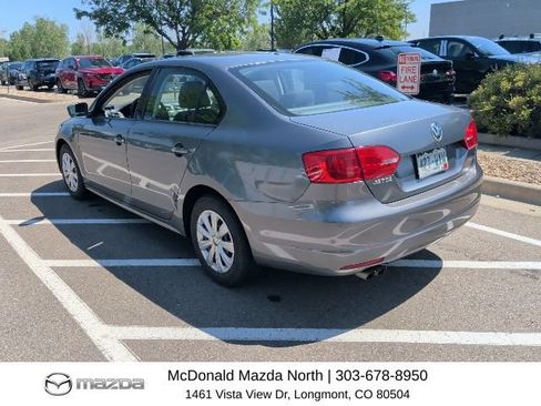 Used 2011 Volkswagen Jetta S FWD image 2