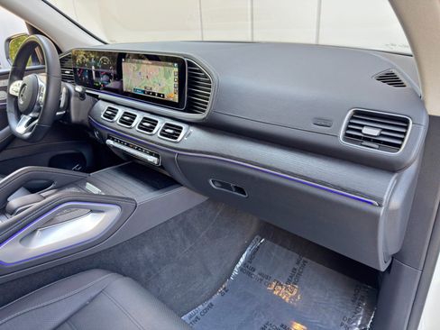 Used 2023 Mercedes-Benz GLS 580 4MATIC image 15