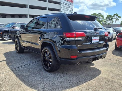 Used 2018 Jeep Grand Cherokee Trailhawk AWD/4WD image 4