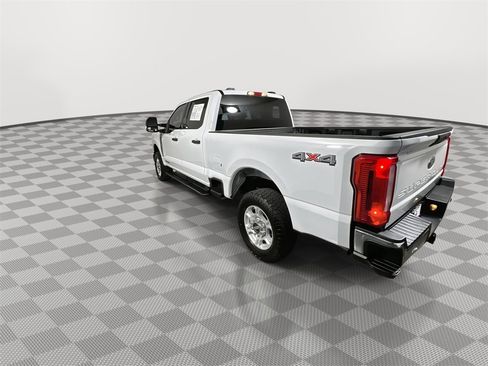 Used 2025 Ford F250 XLT image 6