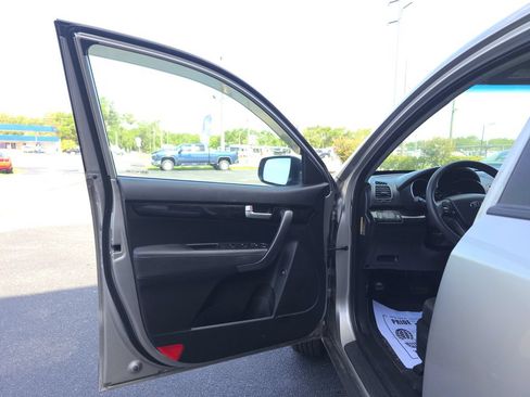 Used 2015 Kia Sorento LX FWD image 9