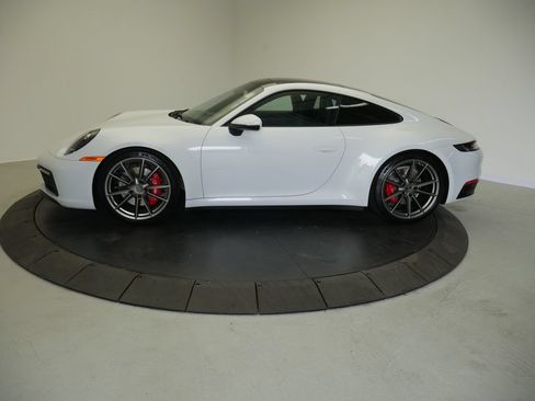 Certified 2020 Porsche 911 Carrera 4S AWD/4WD image 2