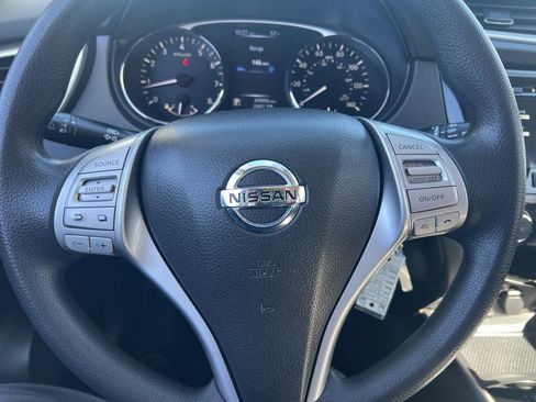 Used 2016 Nissan Rogue S image 58