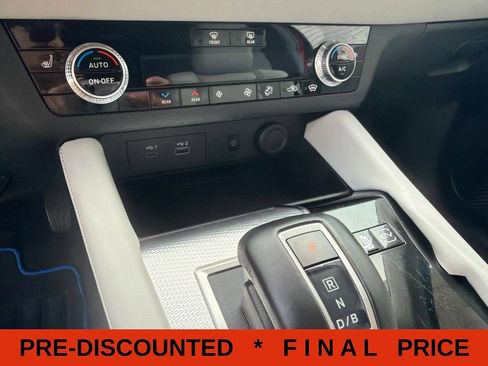 Used 2023 Mitsubishi Outlander SEL AWD/4WD image 38