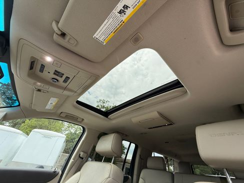 Used 2019 GMC Yukon XL Denali w/ Open Road Package AWD/4WD image 33