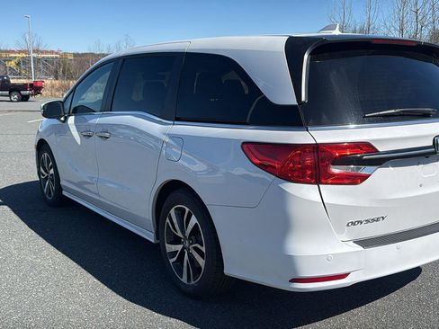 Used 2023 Honda Odyssey Touring image 10