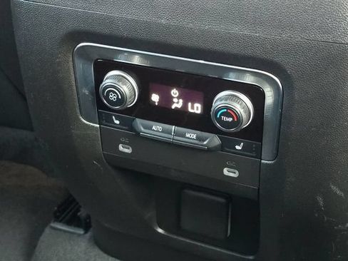 Used 2024 Chevrolet Tahoe Z71 w/ Luxury Package AWD/4WD image 19