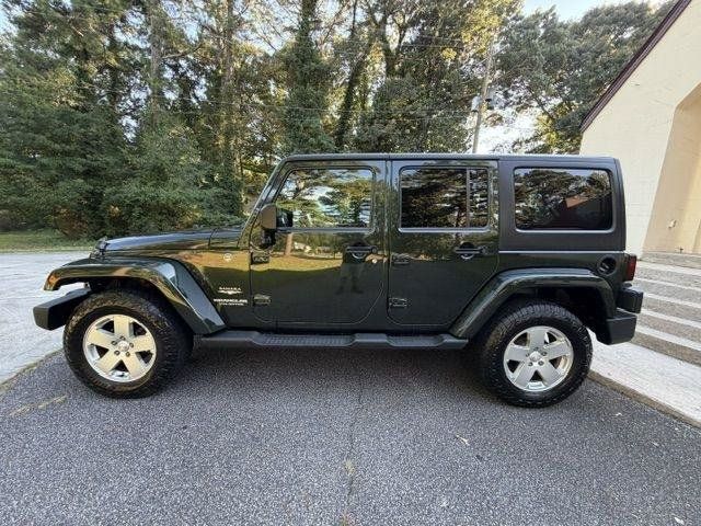 Used 2011 Jeep Wrangler Unlimited Sahara w/ Connectivity Group AWD/4WD image 36