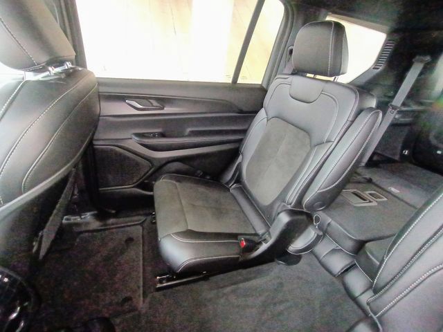 Used 2025 Jeep Grand Cherokee L Altitude RWD image 61