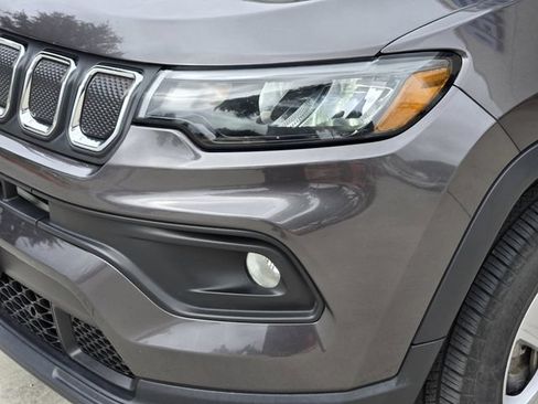 Certified 2022 Jeep Compass Latitude w/ Sun and Sound Group AWD/4WD image 9