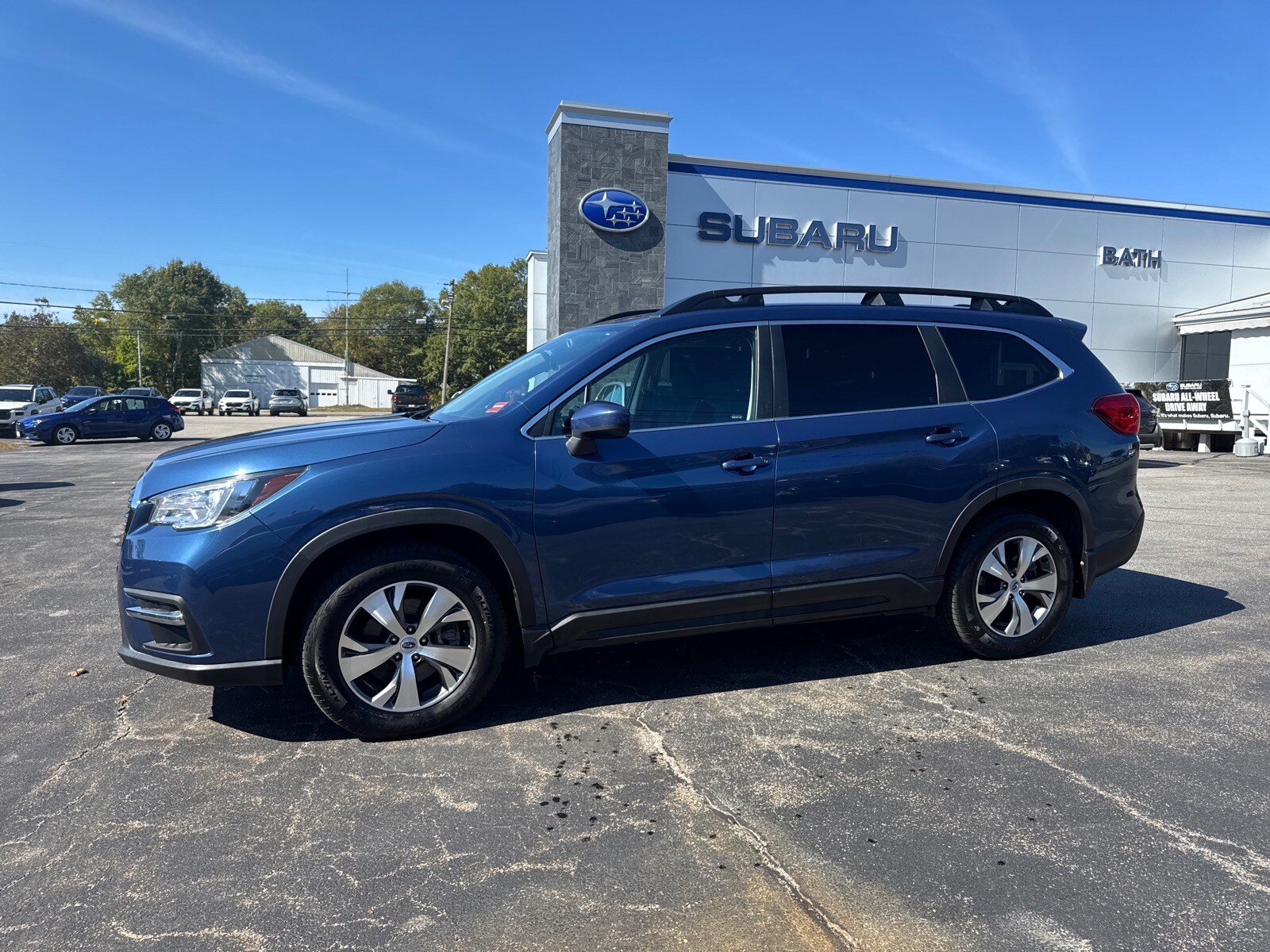 Used 2022 Subaru Ascent Premium w/ Convenience Package AWD/4WD image 4