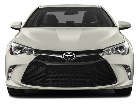 Used 2017 Toyota Camry SE image 4