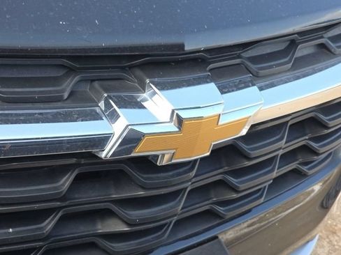 Used 2025 Chevrolet Trax LT FWD image 9