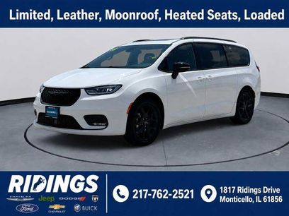 Used 2025 Chrysler Pacifica Limited