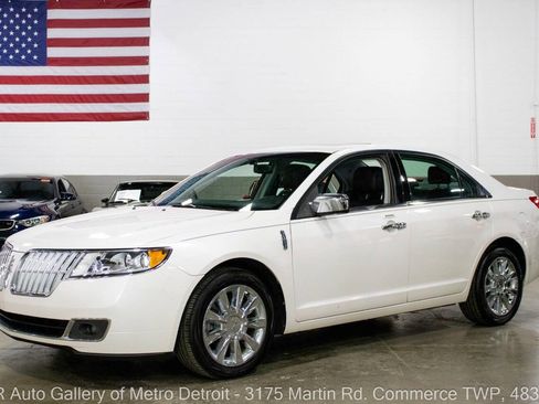 Used 2012 Lincoln MKZ FWD image 1