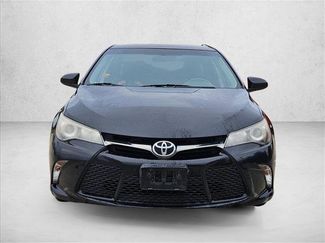 Used 2017 Toyota Camry SE video 2