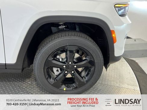 New 2025 Jeep Grand Cherokee Altitude image 11