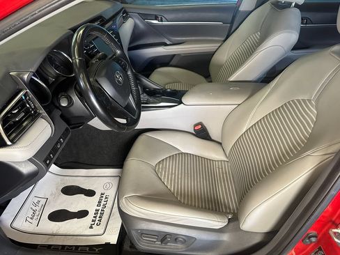 Used 2020 Toyota Camry SE FWD image 20