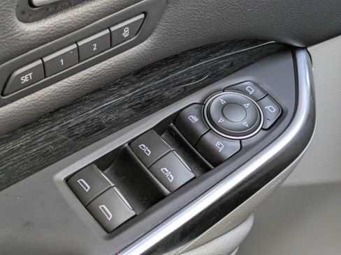 Certified 2023 Cadillac XT4 Premium Luxury w/ LPO, Onyx Lite Package image 20