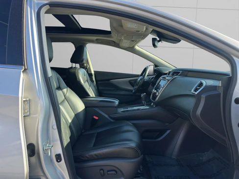 Used 2020 Nissan Murano SV w/ Premium Package image 12