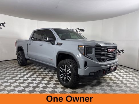Used 2024 GMC Sierra 1500 AT4 w/ Technology Package image 4