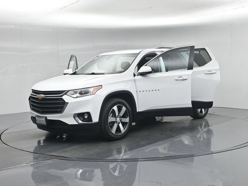 Used 2020 Chevrolet Traverse LT w/ LT Premium Package FWD image 32