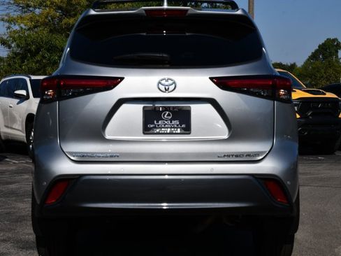 Used 2023 Toyota Highlander Limited image 6
