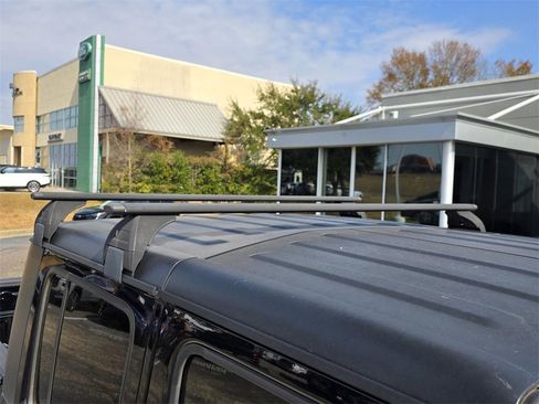 Used 2021 Jeep Gladiator Sport image 28