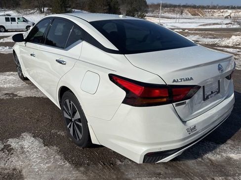 Used 2019 Nissan Altima 2.5 SV FWD image 8