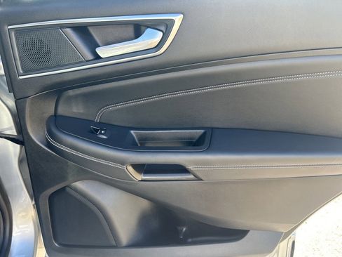 Used 2024 Ford Edge Titanium image 23