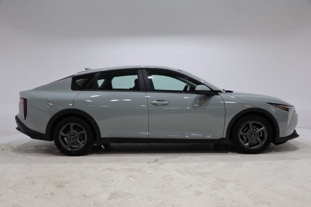 Used 2025 Kia K4 FWD image 9