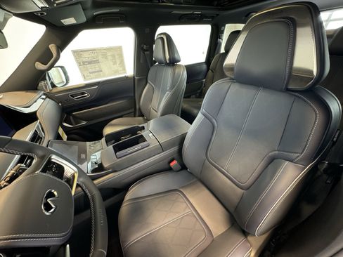 New 2026 INFINITI QX80 4WD image 11