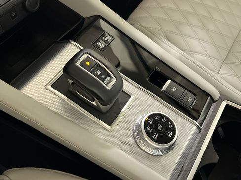 Used 2024 Mitsubishi Outlander SEL image 21