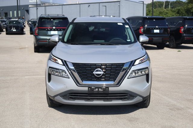 Used 2023 Nissan Rogue SV AWD/4WD image 3