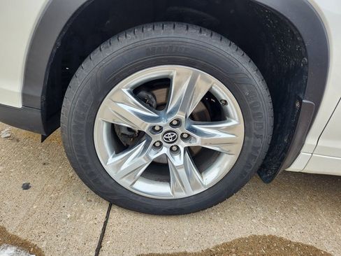 Used 2019 Toyota Highlander Limited image 23