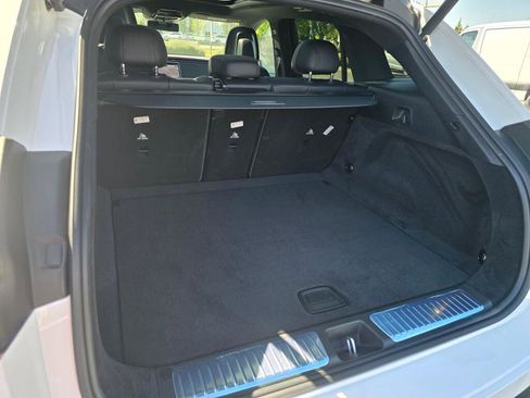 New 2026 Mercedes-Benz EQE 320 4MATIC SUV image 12