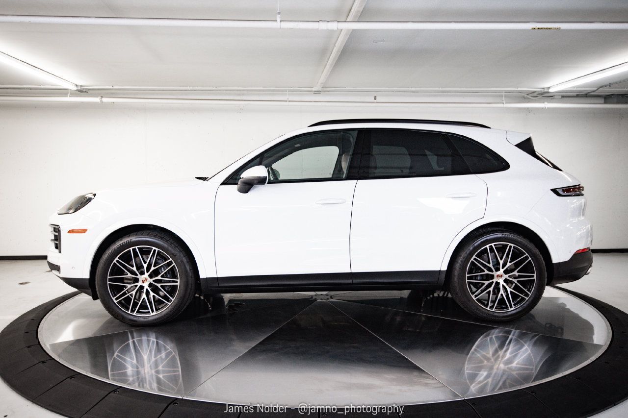 Certified 2026 Porsche Cayenne AWD/4WD image 2