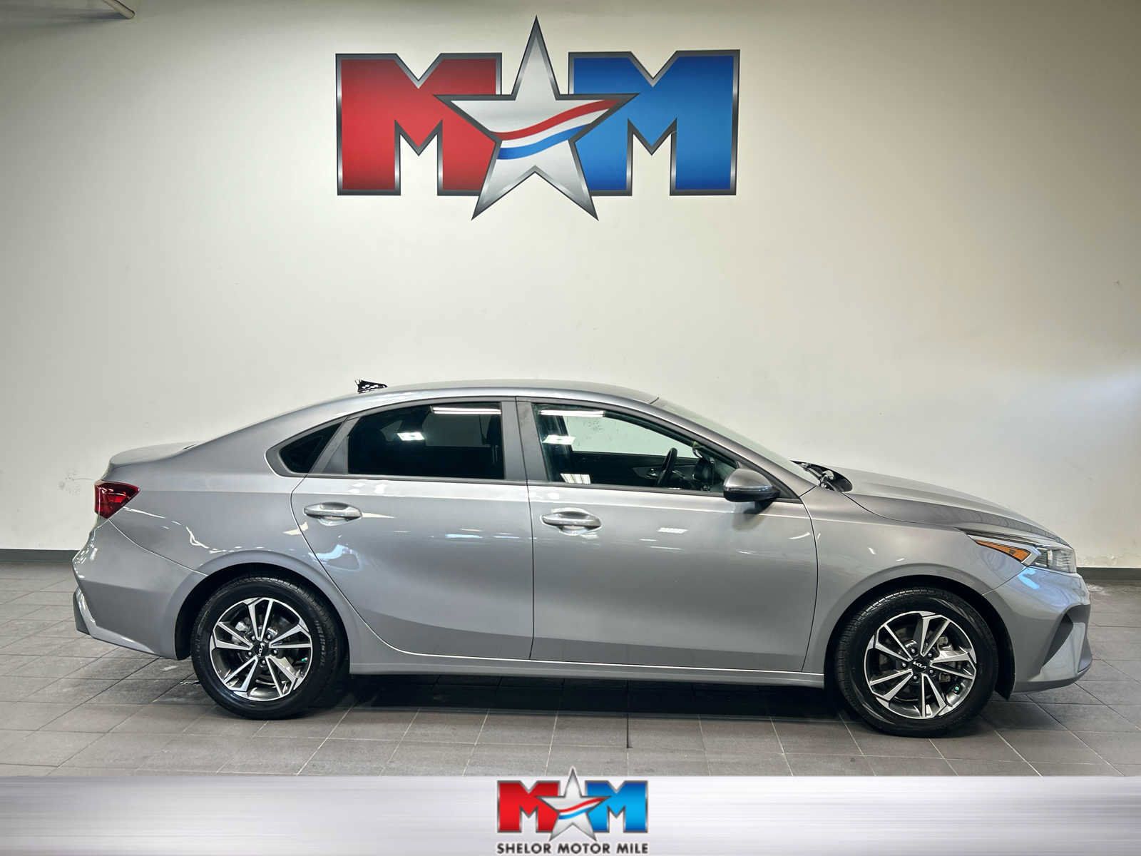 Used 2023 Kia Forte LXS w/ LXS Technology Package FWD image 1